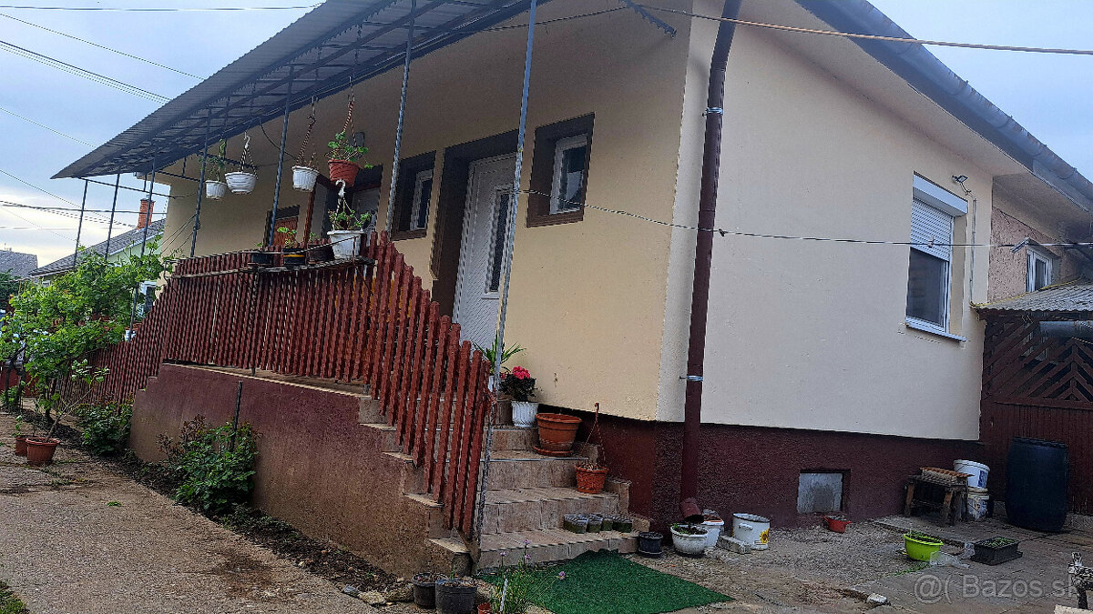 Zrekonštruovaný rodinný dom 20min . z Košíc, Gonc, Maďarsko