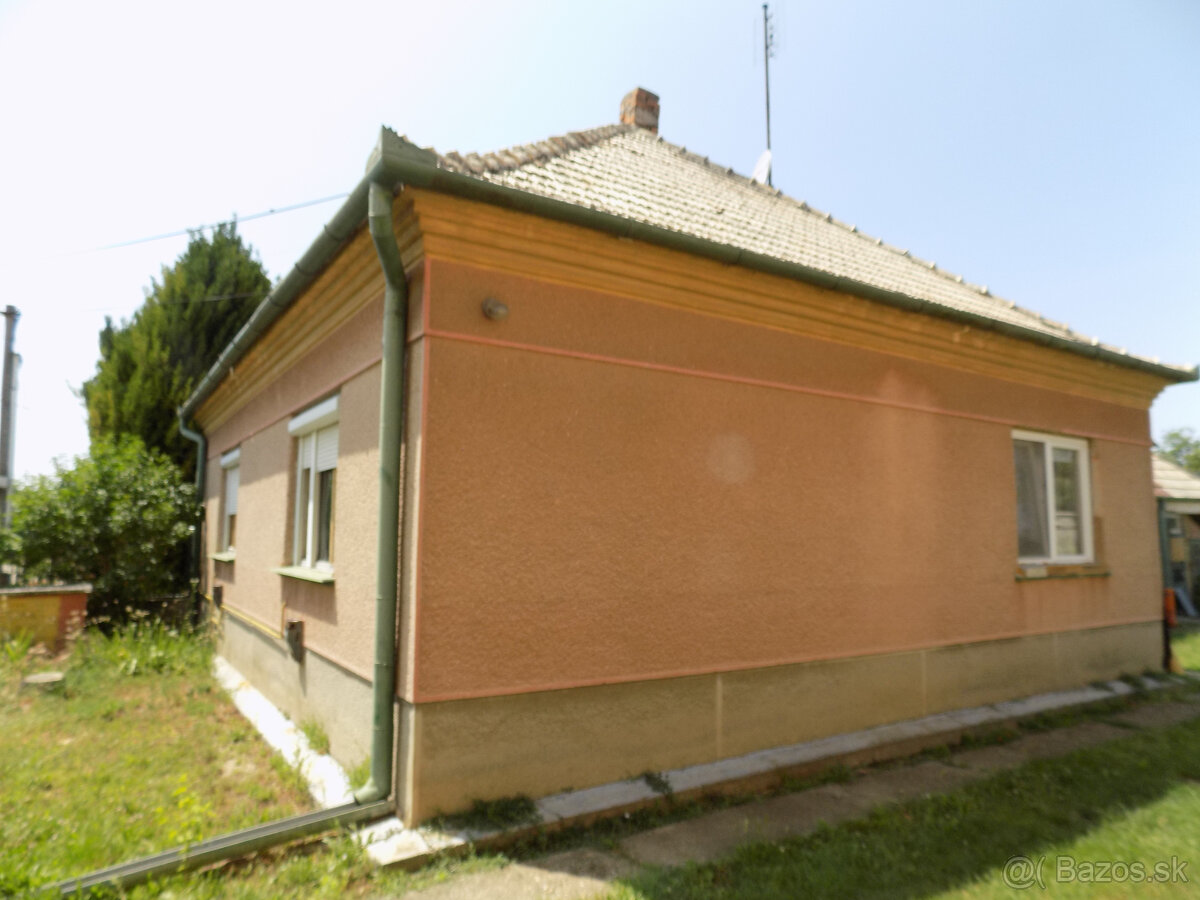 Na predaj suchý 3 izb. domček v obci Rúbaň .