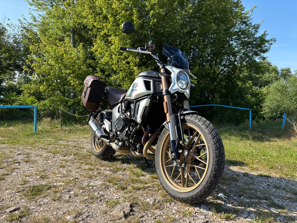 Cfmoto CLX Heritage 700