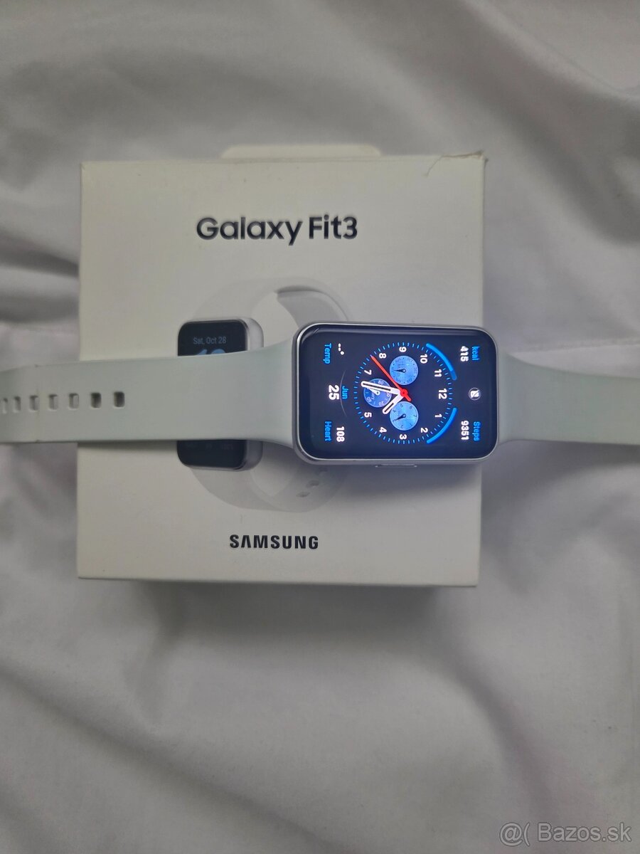 Samsung Fit 3 galaxy hodinky biele b dobrom stave