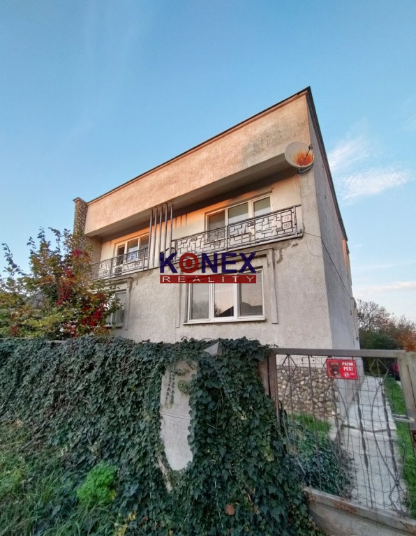 Poschodový rodinný dom v Kráľovskom Chlmci - NA PREDAJ