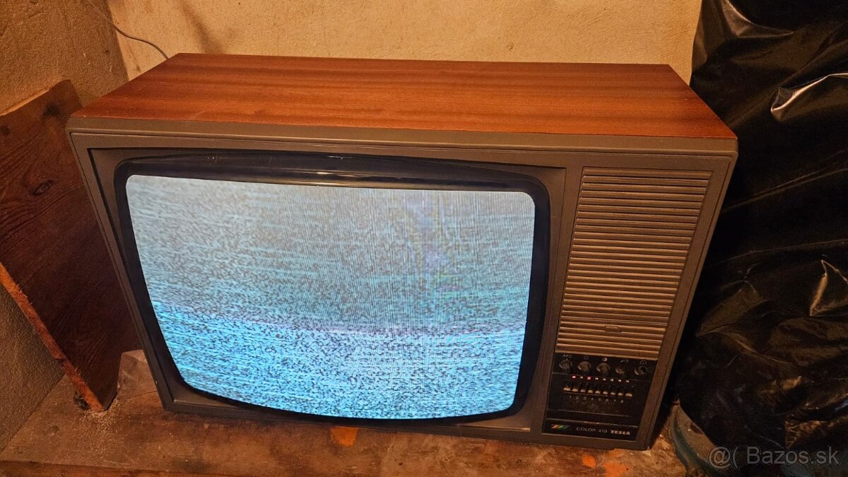 Retro Televízor Tesla Color 419