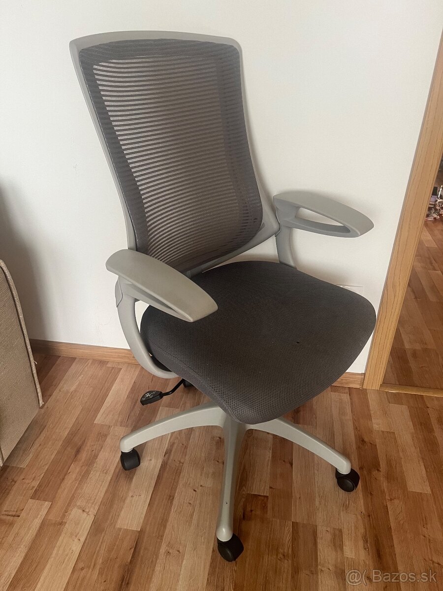 Kancelárska ergonomická stolička – sivá