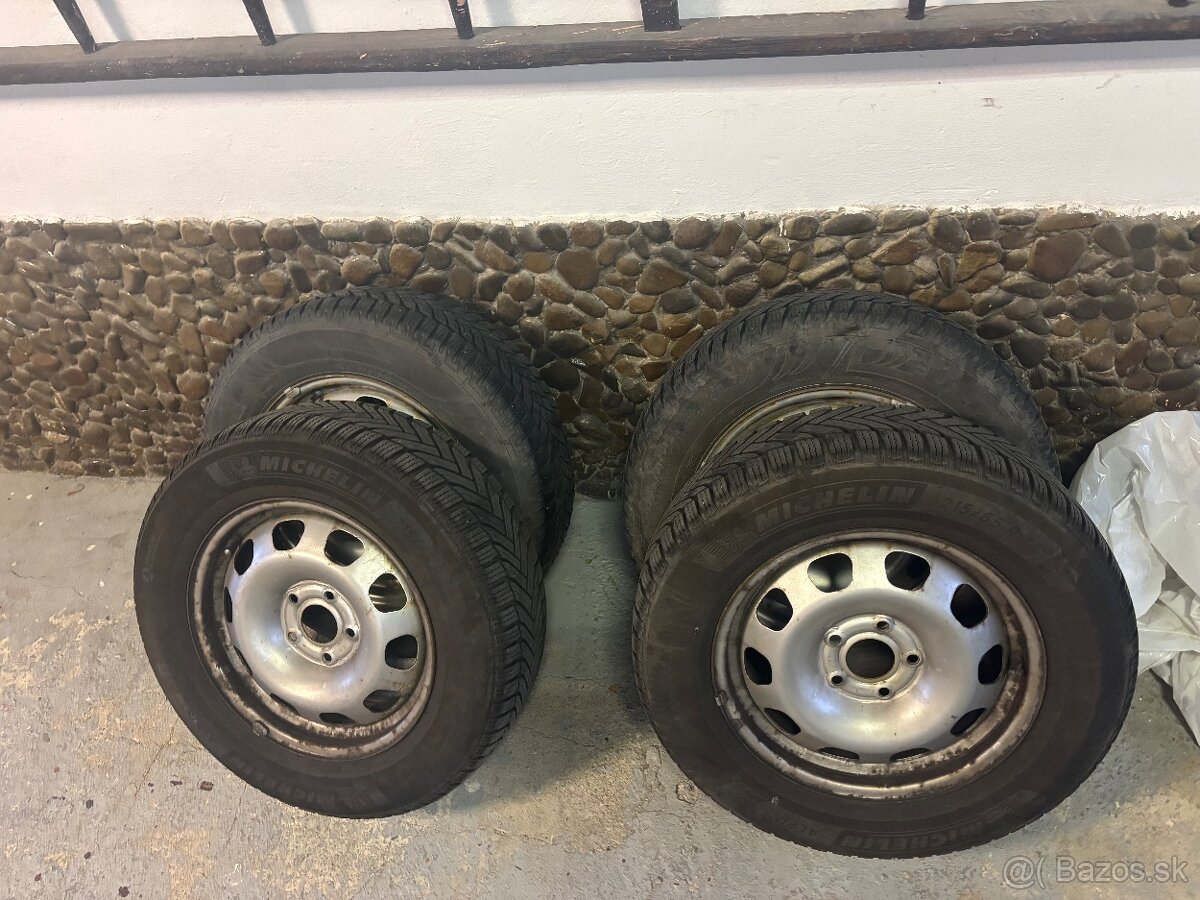 Predám zimné kolesa 215/65 R16