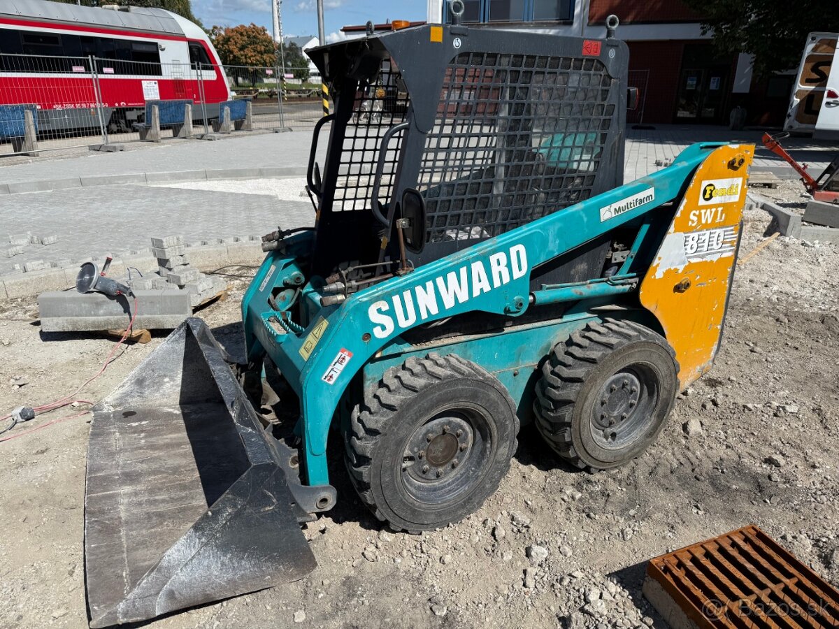 Predám šmykom riadený nakladač Sunward 2810