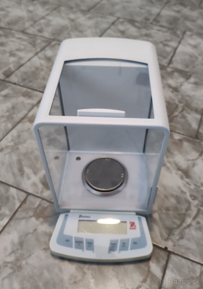 mikro váha DISCOVERY DV215CD