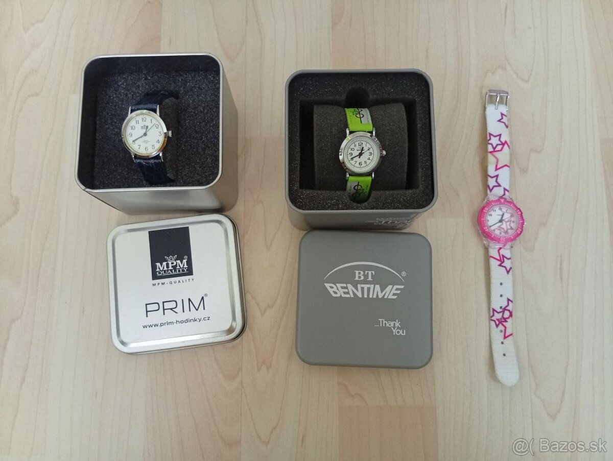 3x náramkové hodinky