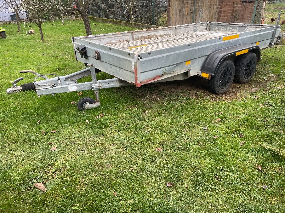 Privesny vozik dvojnapravovy