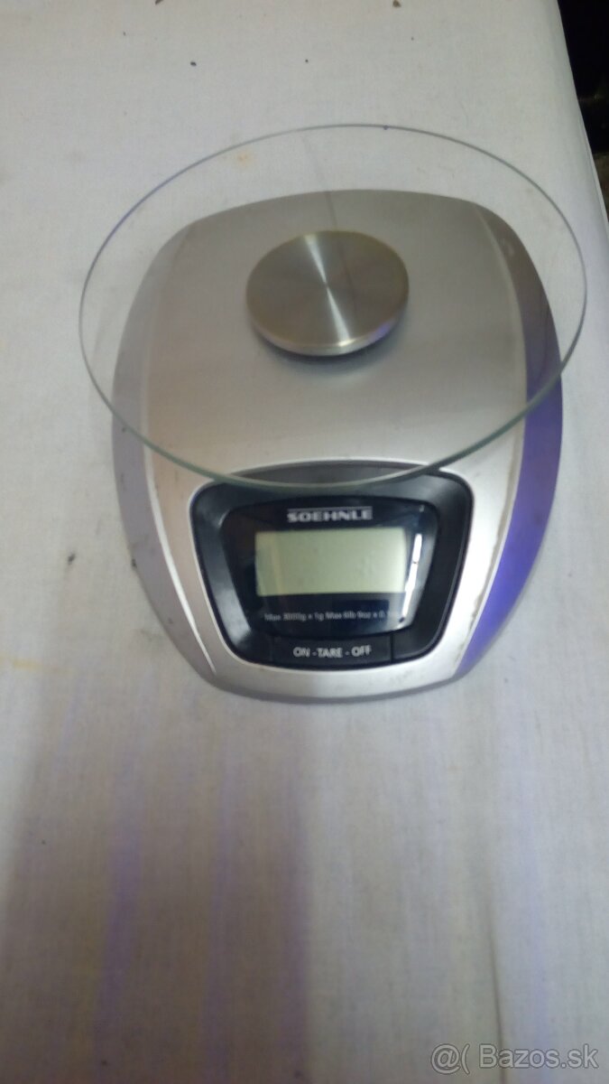 Digitálna kuchynská váha.
