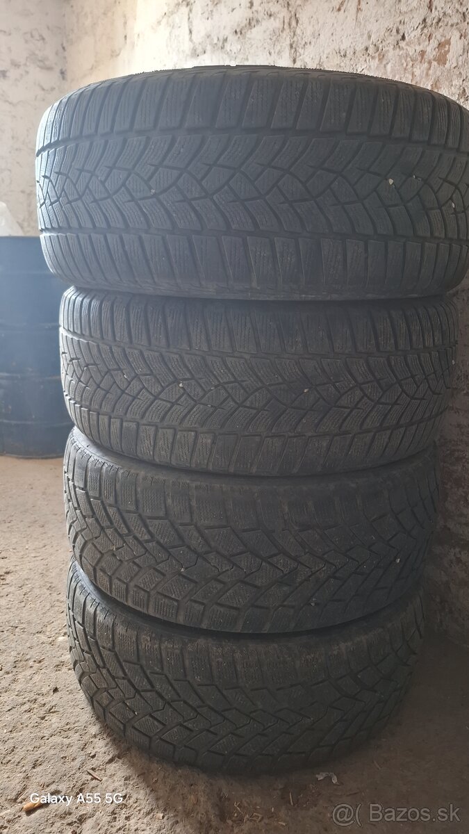 225/50 R17