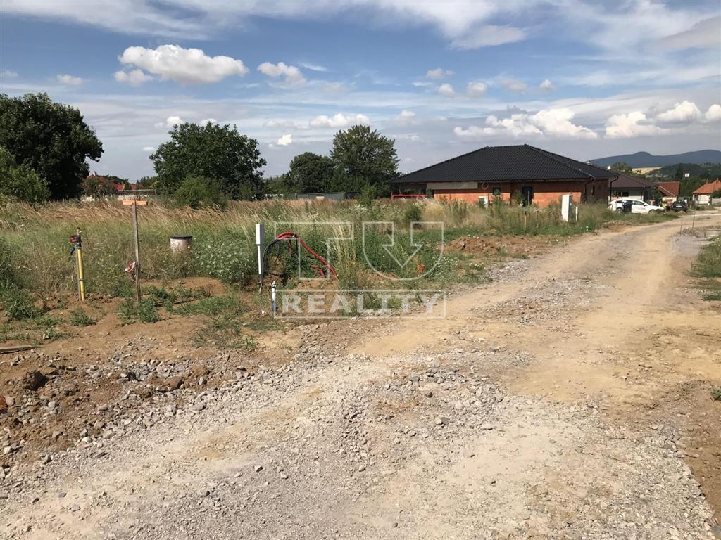 Na predaj stavebný pozemok v Zlatých Moravciach, 710 m2