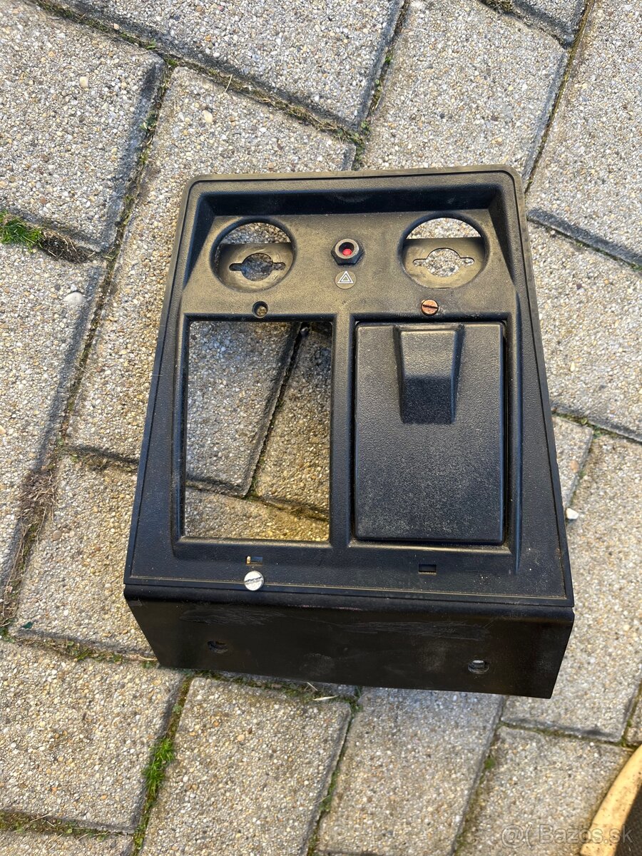 Stredový panel Škoda 120