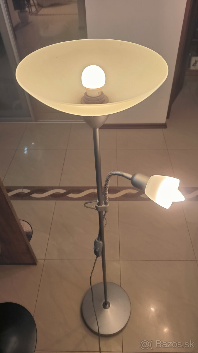 Predám lampu stojanovú