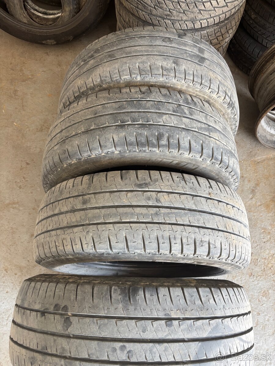 225/65R16 C Michelin