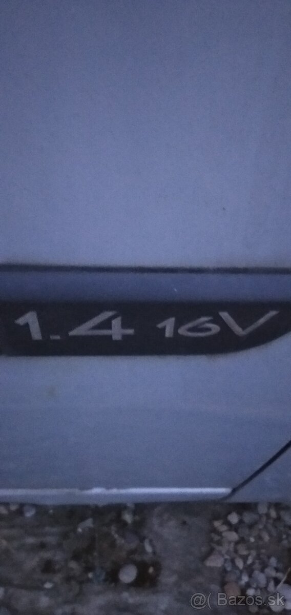 Predám náhradné diely Renault Megane 1,4 benzín