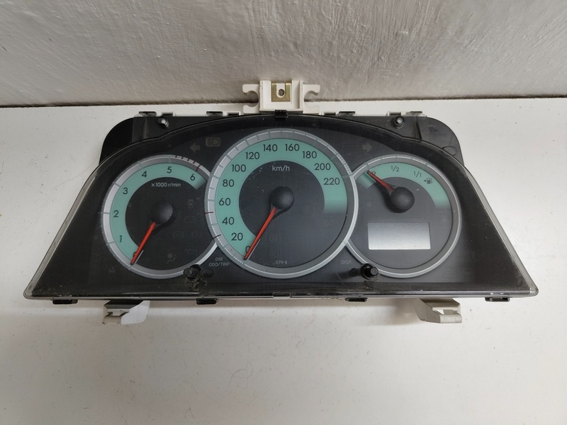tachometer Toyota Corolla Verso 83800-0f060-L 40€