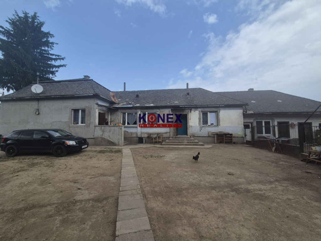 NA PREDAJ priestranný rodinný dom len 5 km od Kapušian