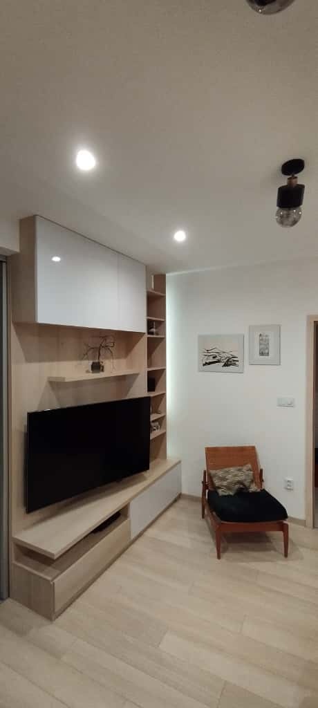 Priestranný 2 izbový byt, moderný, v tichej lokalite