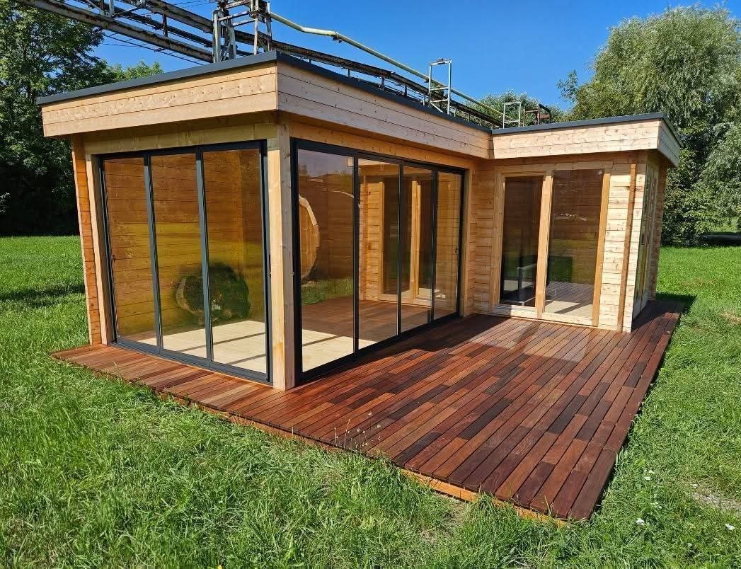 Záhradný domček s terasou