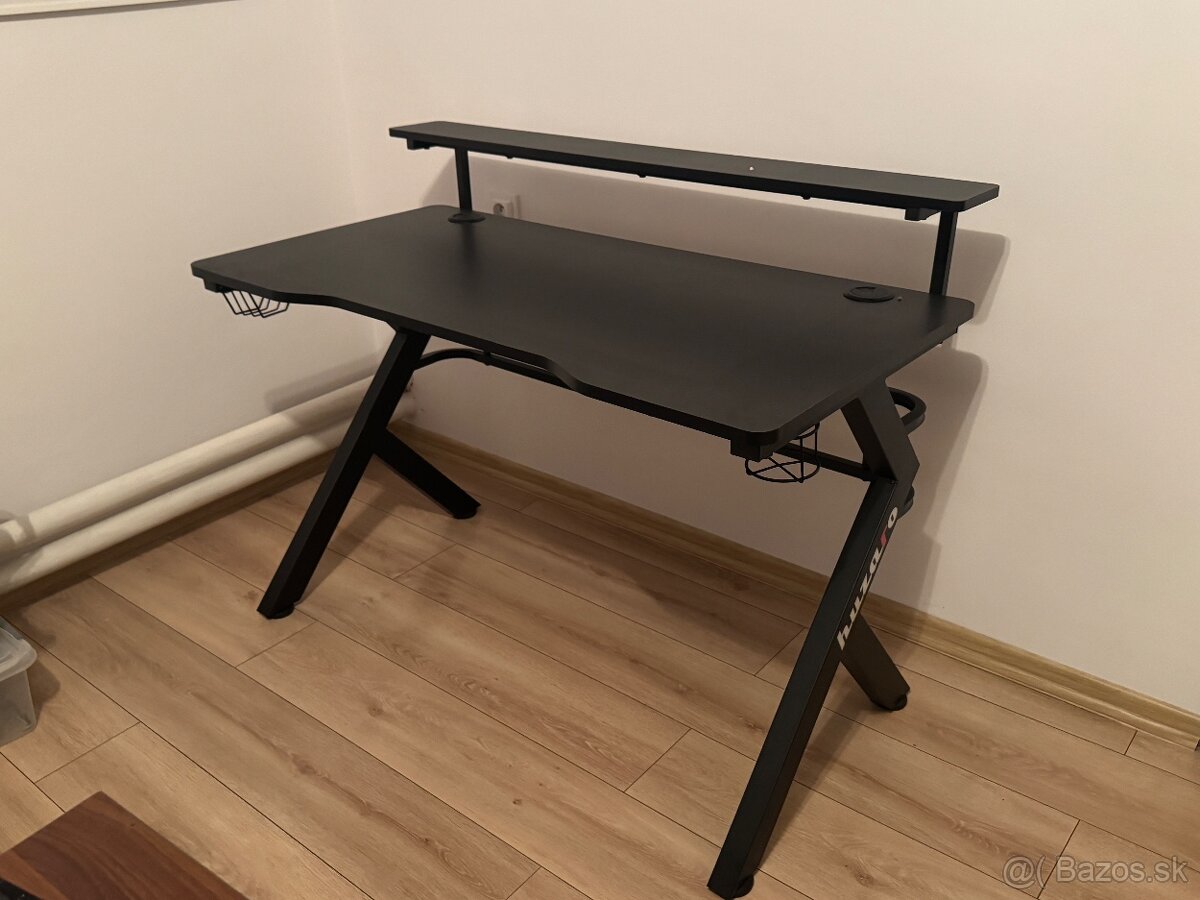 Herný PC stôl