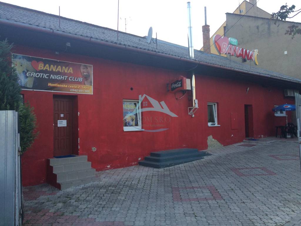 Budova na predaj centre mesta Šahy