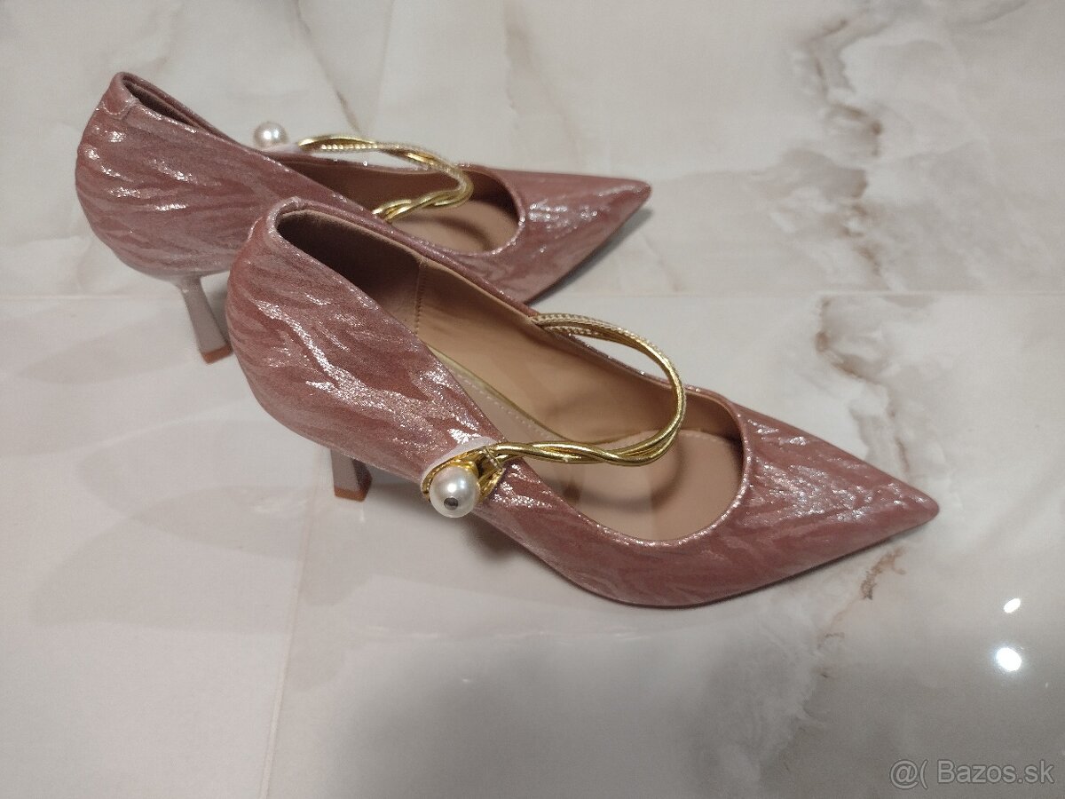 Lesklé lodičky v.38