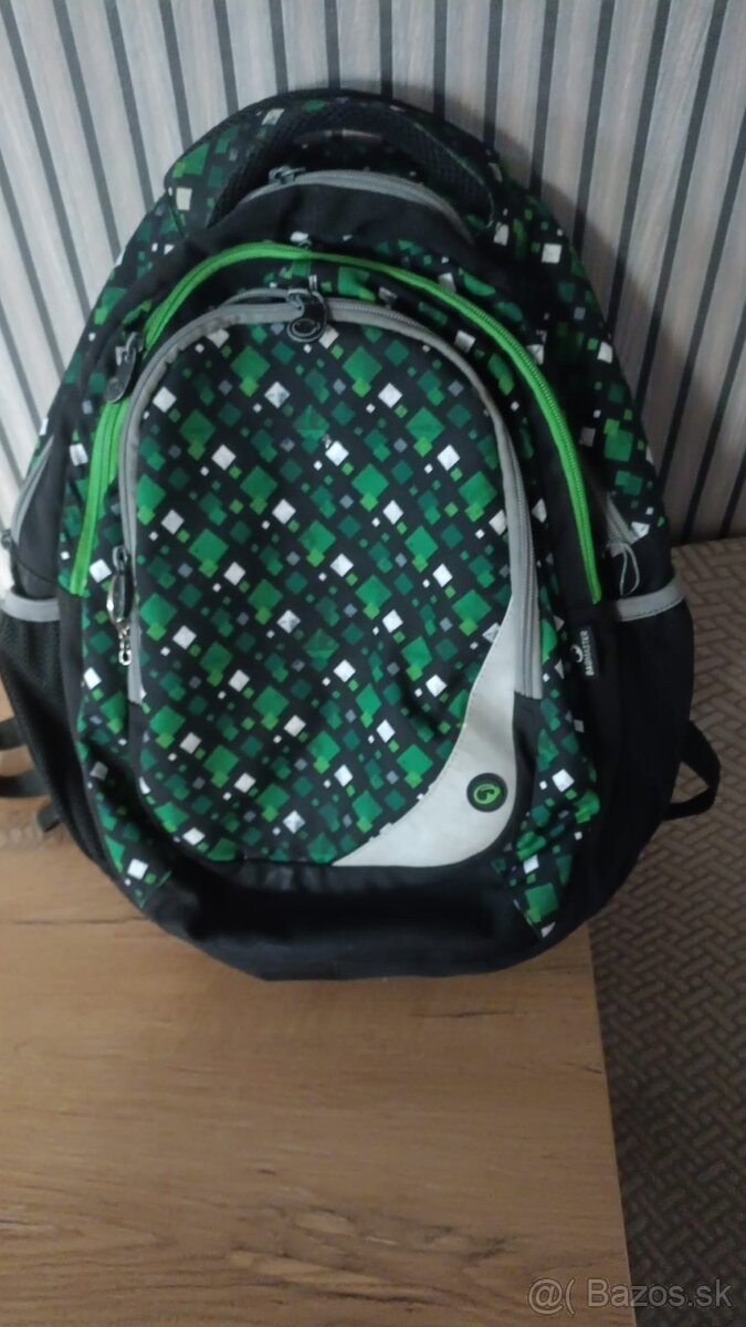Predám školský ruksak