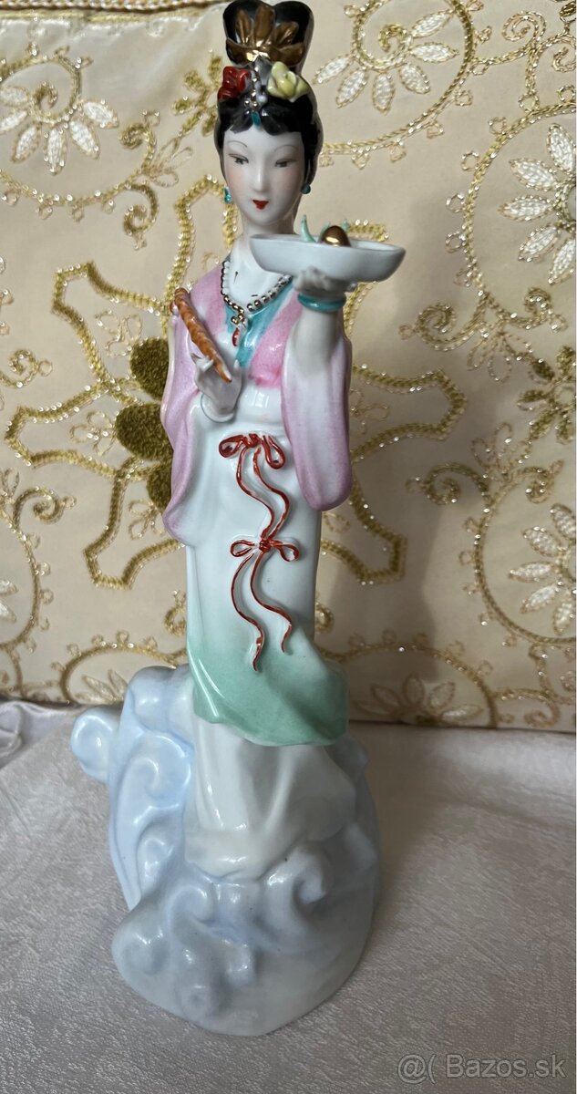 Porcelanova soska Gejsa