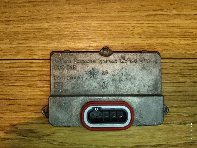 Adaptér xenónu d2sd2r 30€