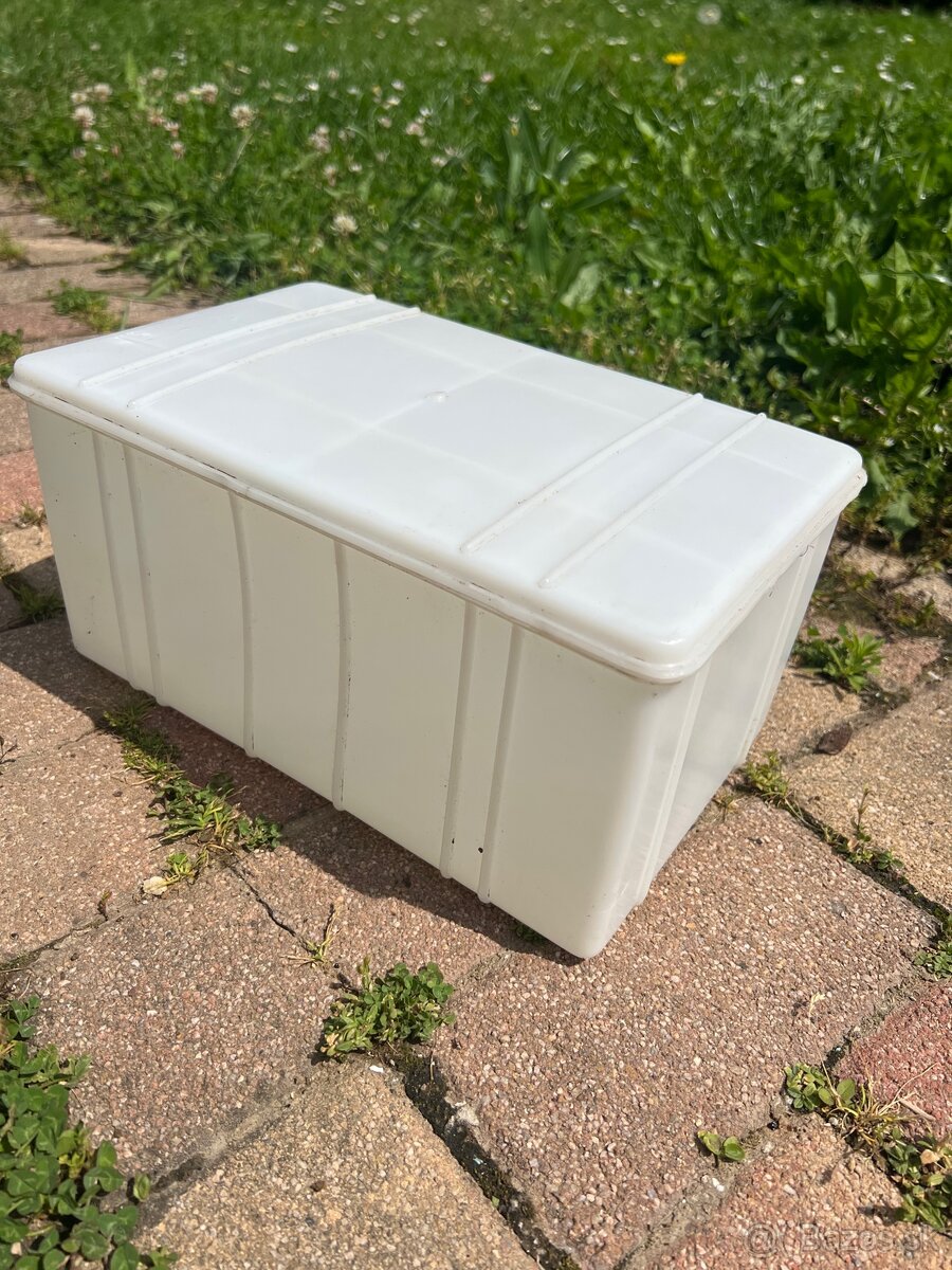 Uzatvárateľné plastové boxy