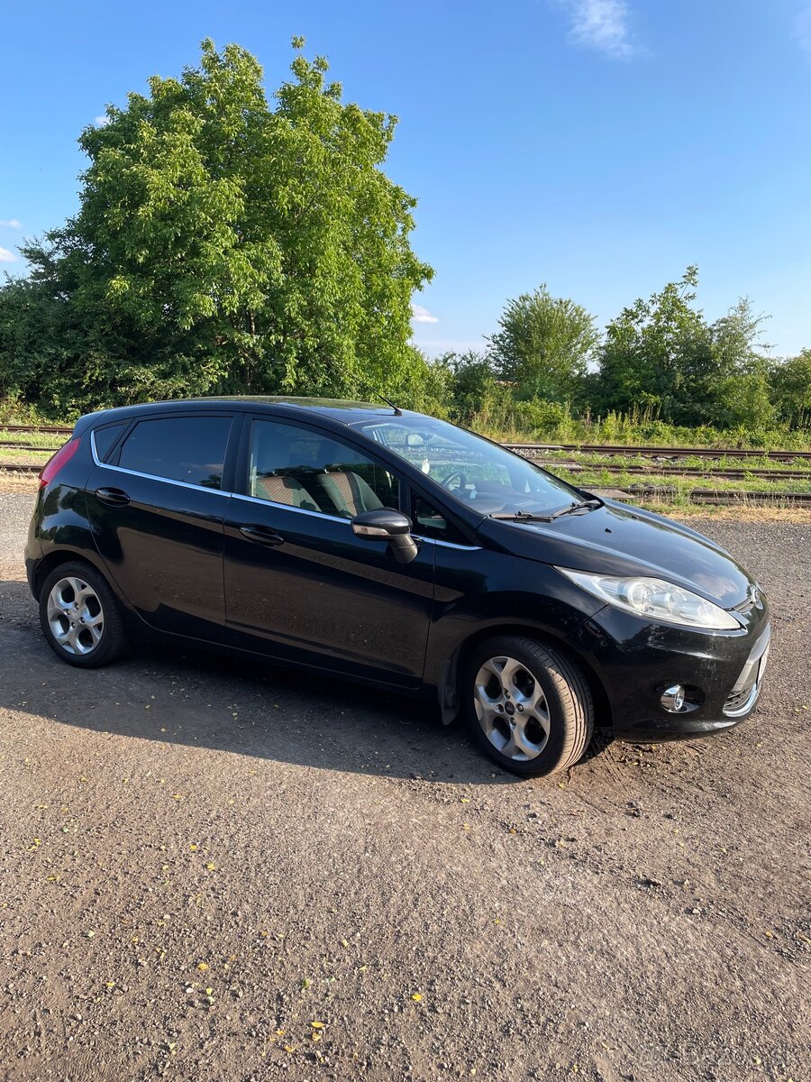 Ford fiesta 1.4 benzín