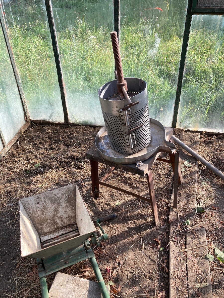 Predám lis a mlynček na hrozno