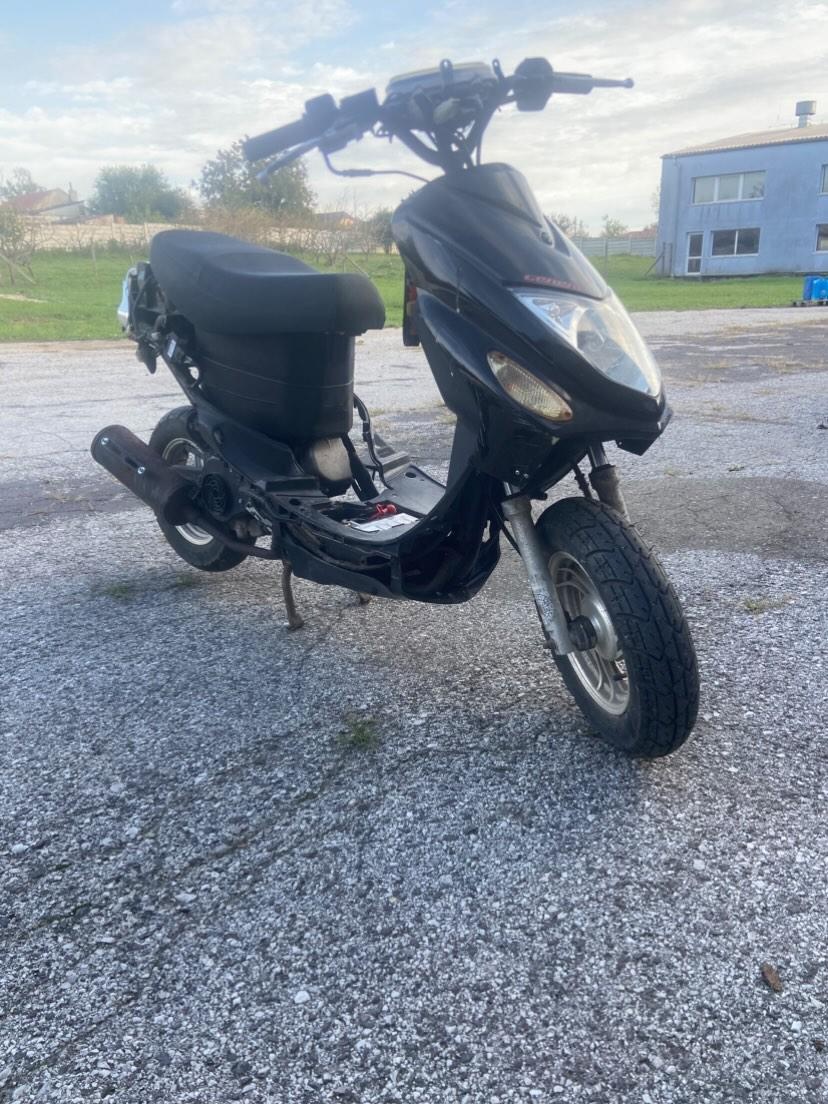 Skúter 50cc