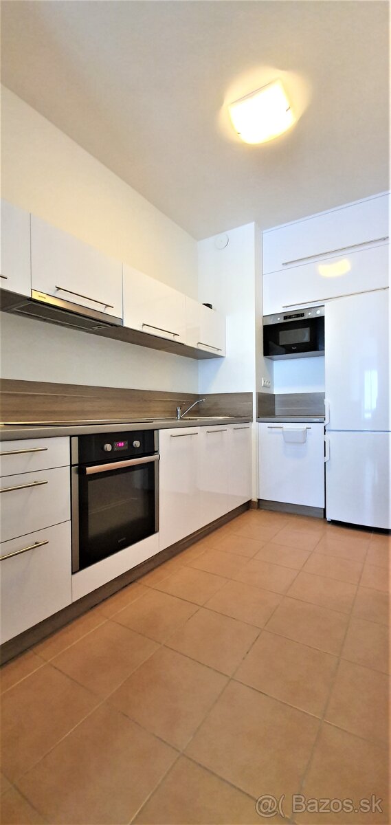 PNORF - 2i byt s panoramatickou loggiou, Perla Ružinova