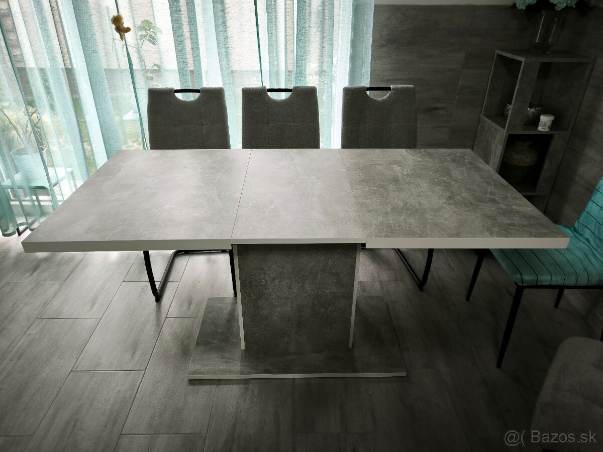 Predám rozkladací stôl 120(+40)x80cm