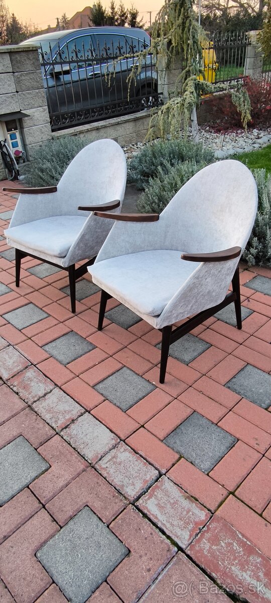 Retro kreslo škrupina