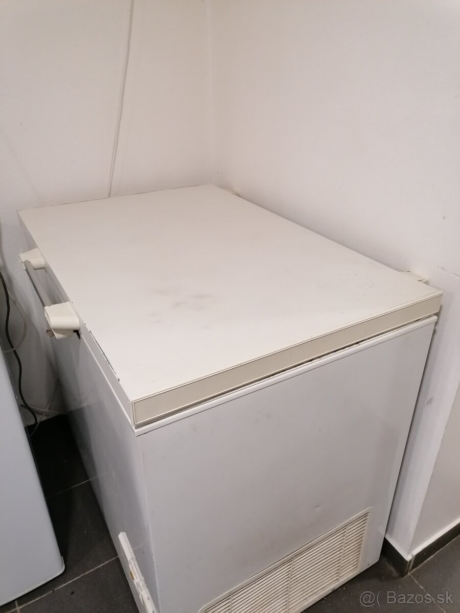 Truhlicová mraznička 250 l