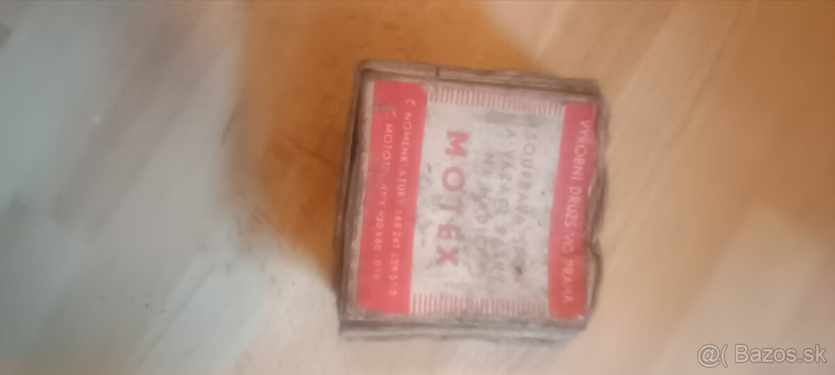 Sada kovových pások na hadice