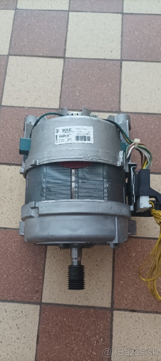 Motor SOLE z práčky AEG