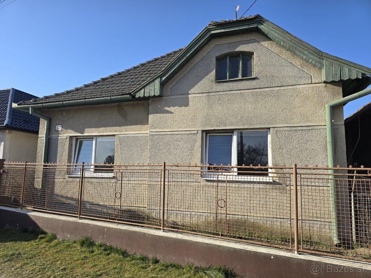 Na predaj klasický rodinný dom s bohatou rozlohou