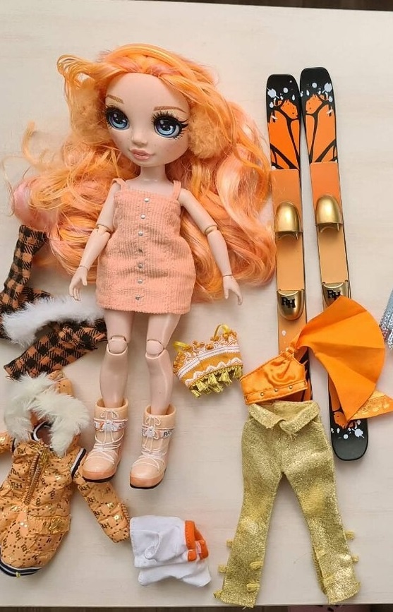 babika oranzova rainbow high