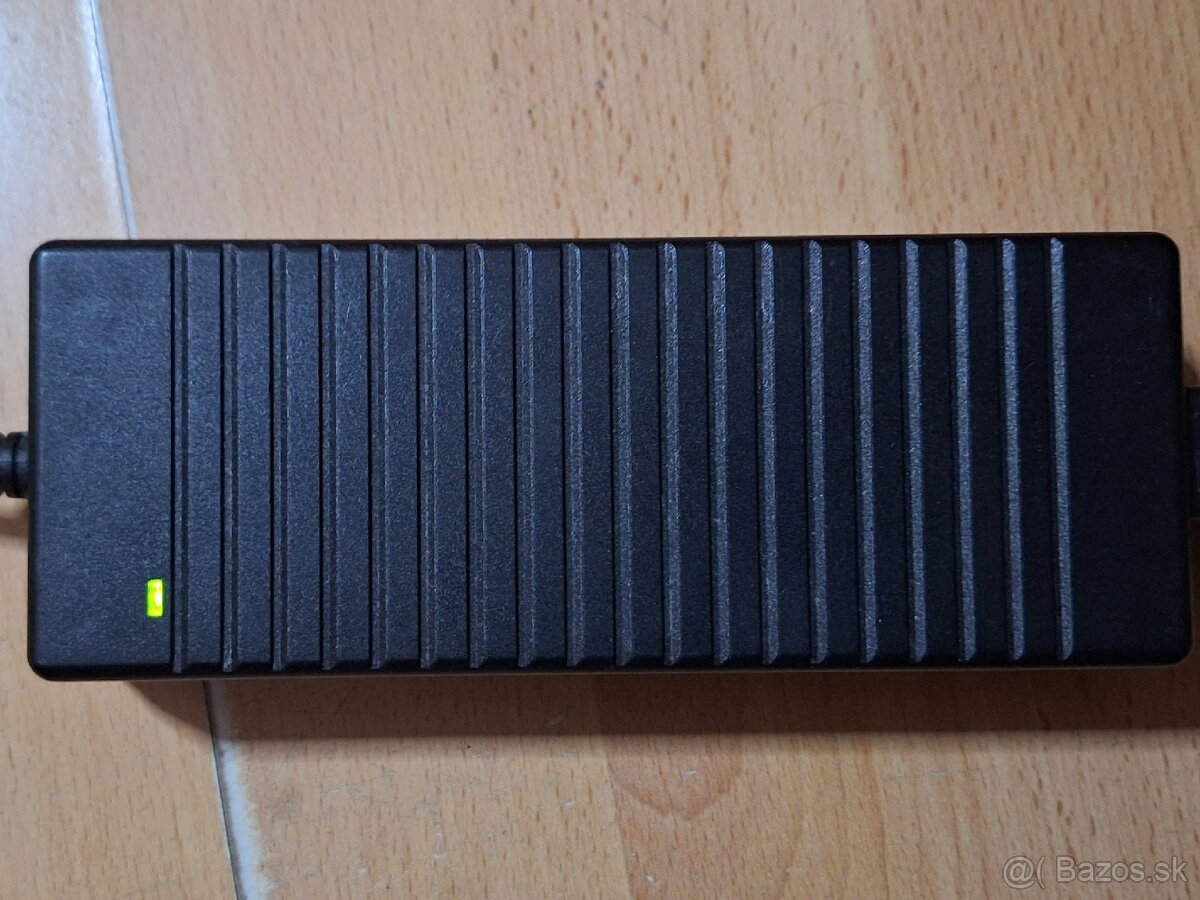 Adapter original hp 120w.