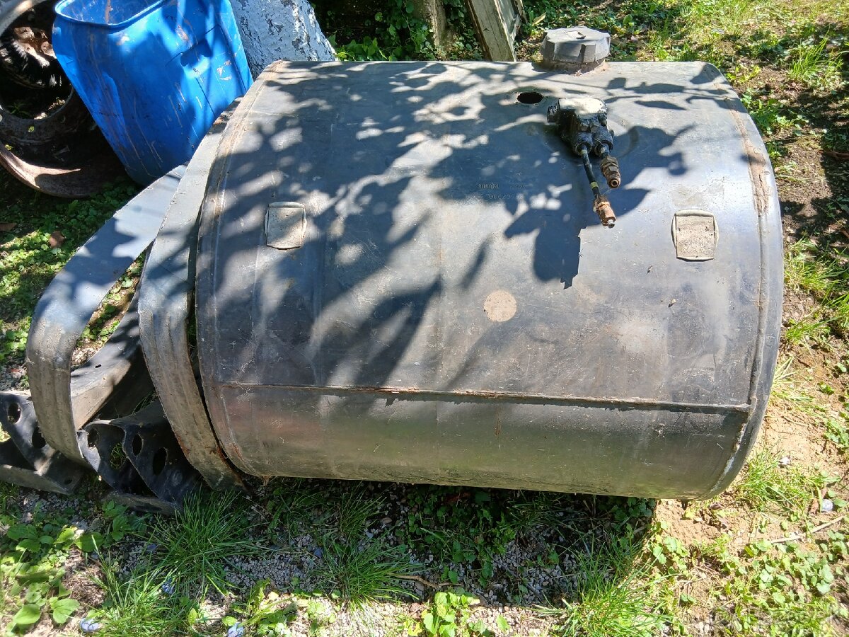 Nádrž, Volvo FH12, Renault