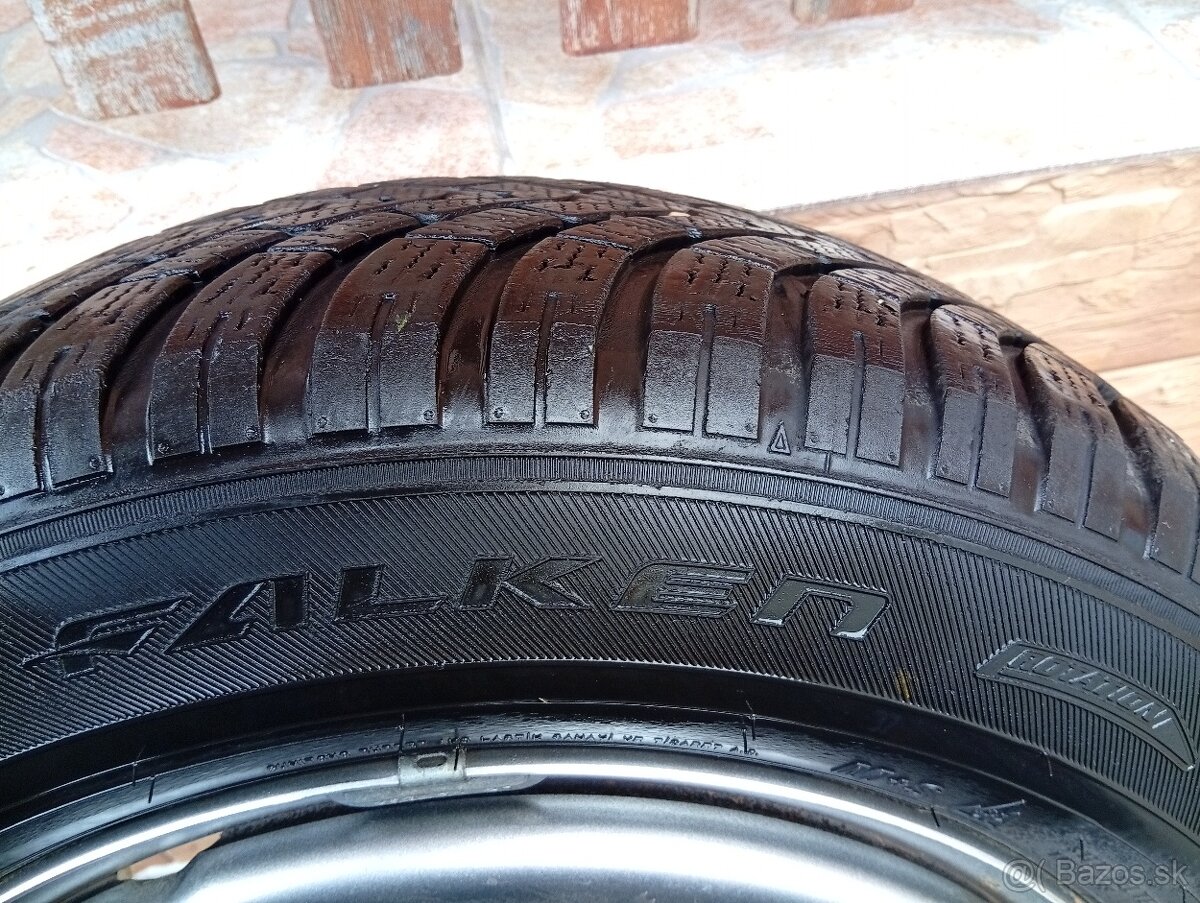 Predam zimné pneumatiky 225/60 r17