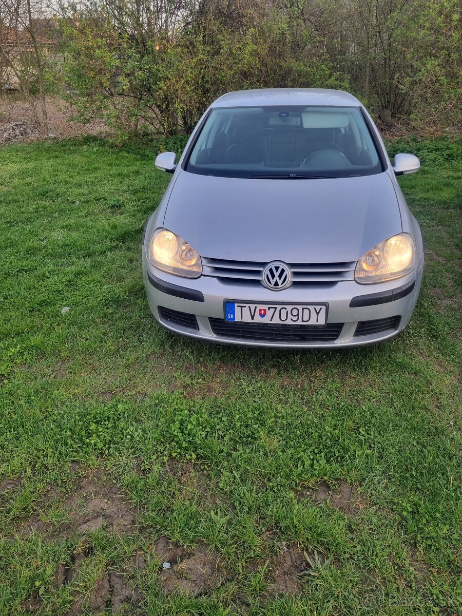 Predam Volkswagen golf 5 1,6  75kw r.v 2005
