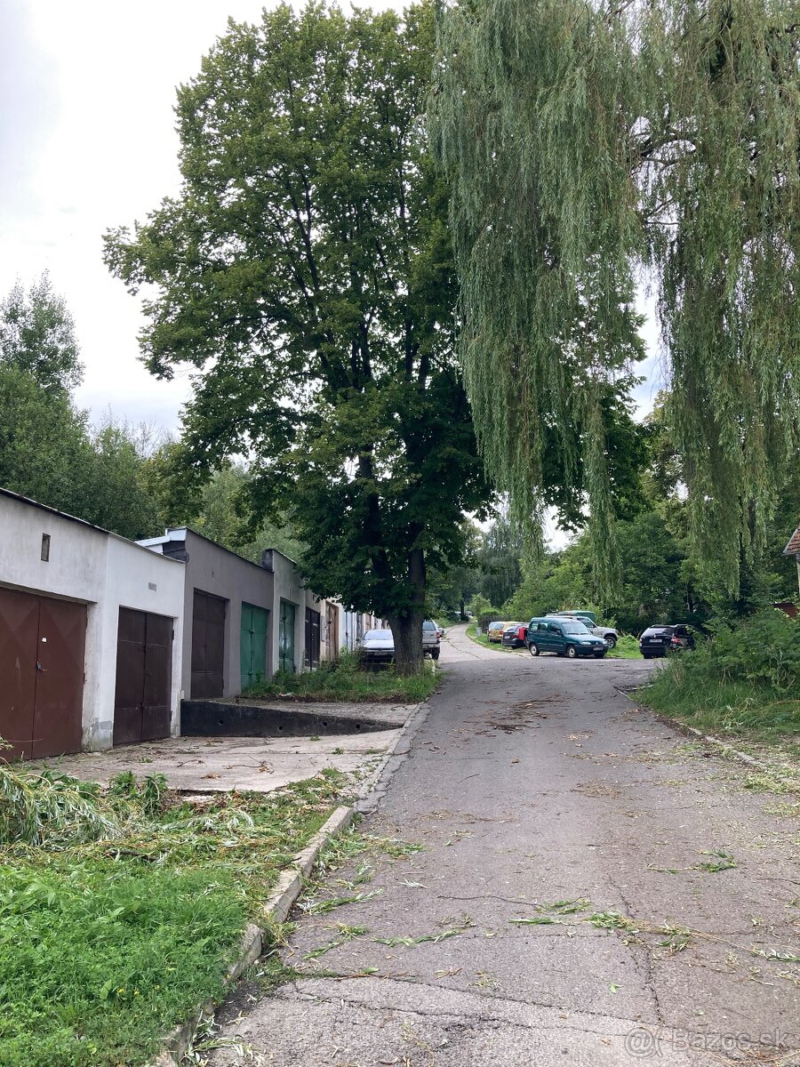 Garáž