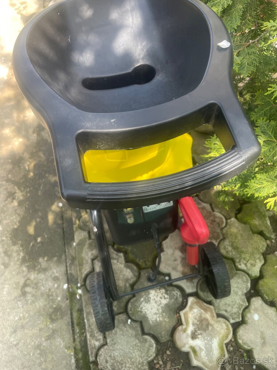 Predám drvič konárov
