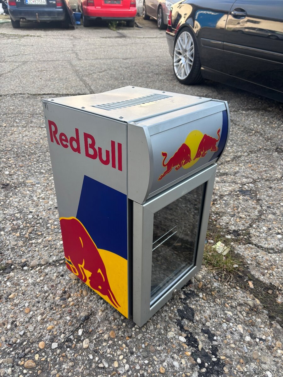 Chladnička Red Bull