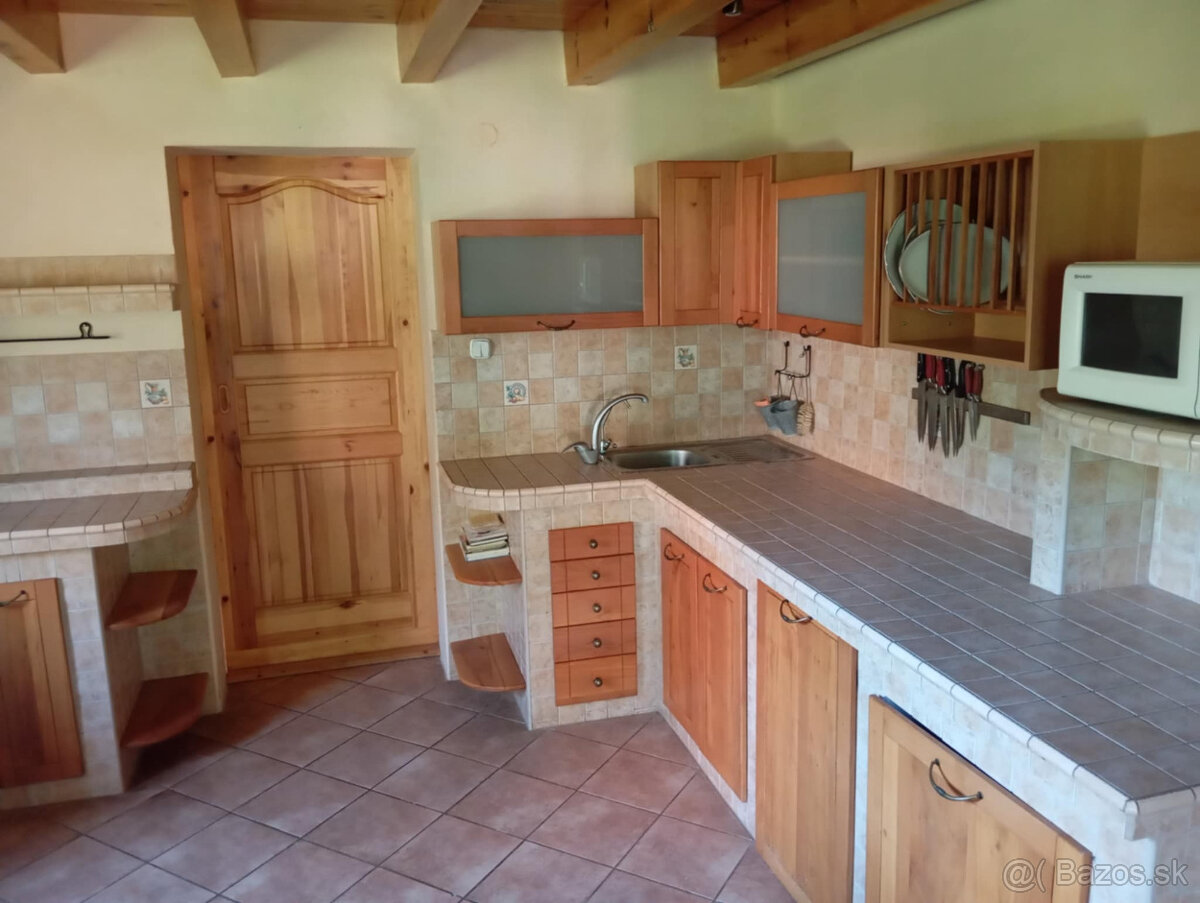 Predaj preslneného domu 6+1 / 2 byty, Kamenica nad Cirochou