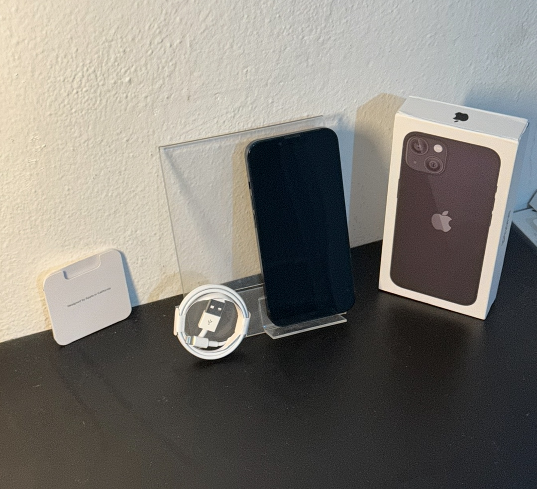Predám Apple iPhone 13 128GB Black Stav Nového Telefónu